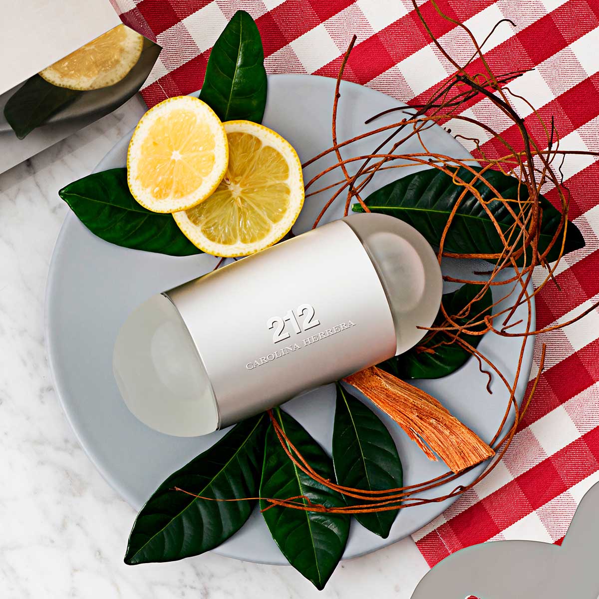 212 NYC SET PARA MUJER EAU DE TOILETTE+ BODY LOTION + EAU DE TOILETTE